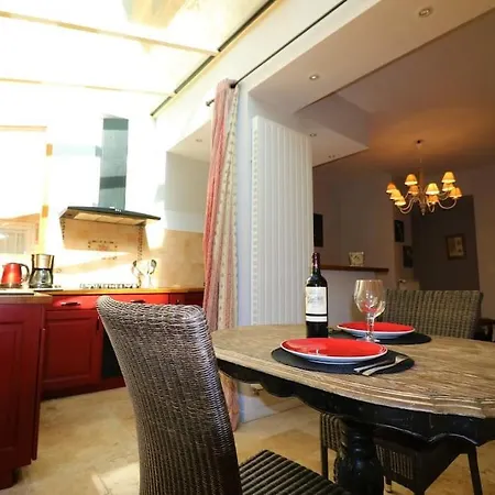 Hostelerie Du Presidial : 3chbres/3sdb De Standing Au Coeur De La Citee De 別荘 サルラ・ラ・カネダ