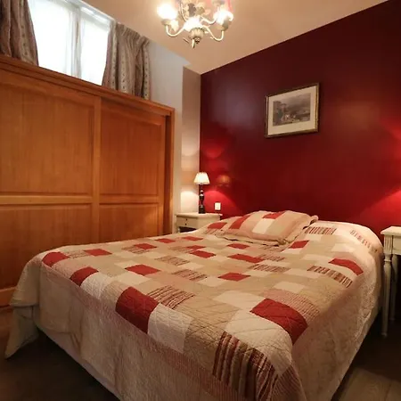 Hostelerie Du Presidial : 3chbres/3sdb De Standing Au Coeur De La Citee De サルラ・ラ・カネダ