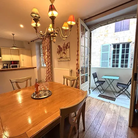 別荘 Hostelerie Du Presidial : 3chbres/3sdb De Standing Au Coeur De La Citee De サルラ・ラ・カネダ