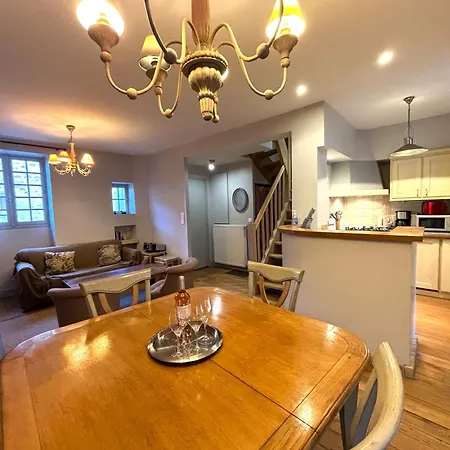 Hostelerie Du Presidial : 3chbres/3sdb De Standing Au Coeur De La Citee De