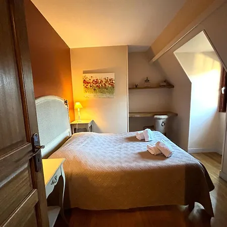 Hostelerie Du Presidial : 3chbres/3sdb De Standing Au Coeur De La Citee De サルラ・ラ・カネダ